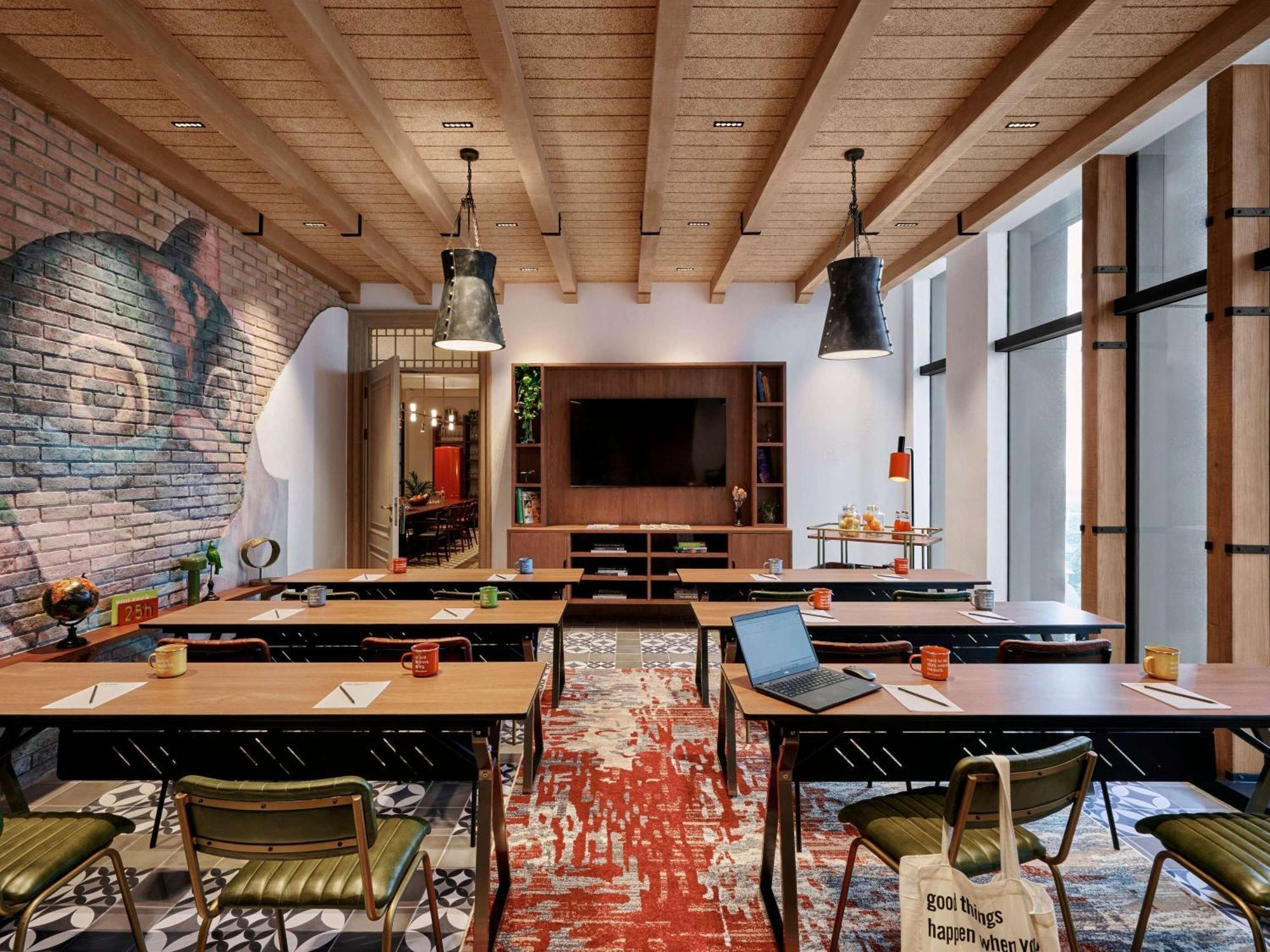 25Hours Hotel Jakarta The Oddbird 外观 照片